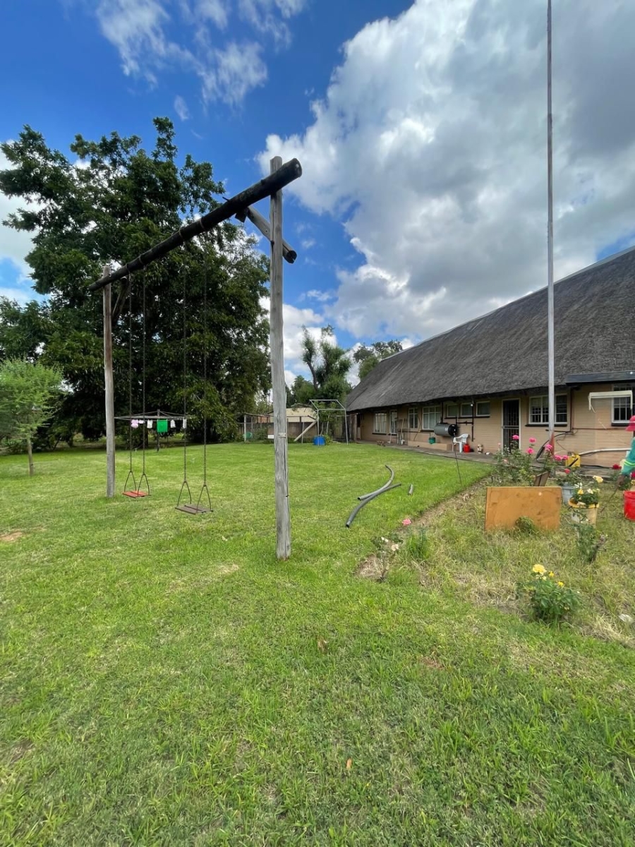 5 Bedroom Property for Sale in Christiana North West